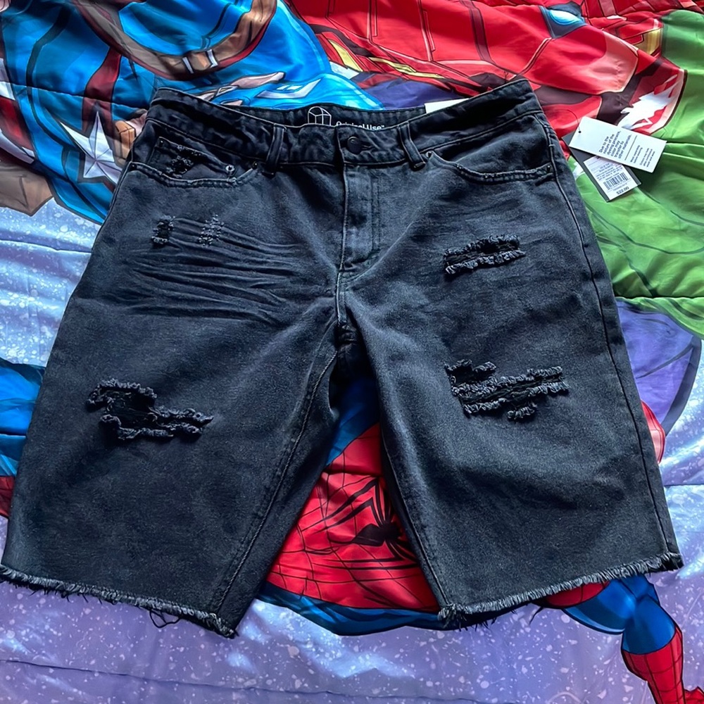 I ordered the wrong size and never got to return them.